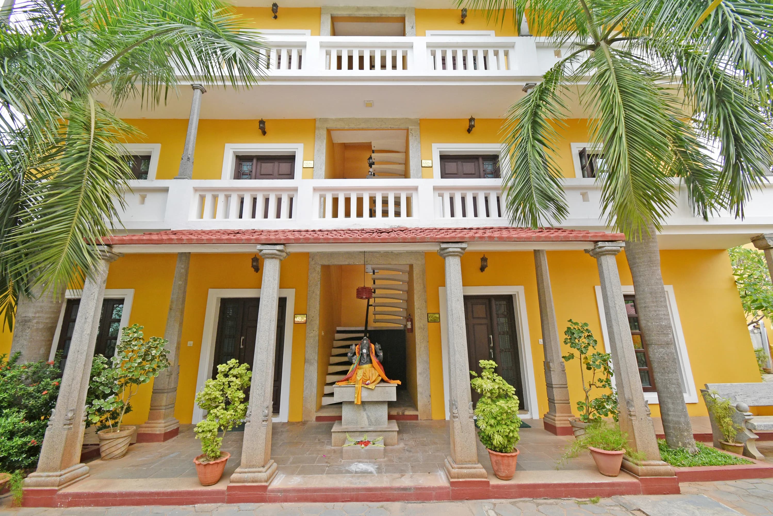 overview poppys olive de villa pondicherry